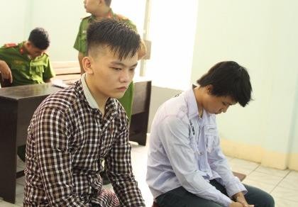 15-9 xử phúc thẩm vụ hai thiếu niên cướp giật bánh mì