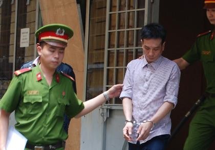 Xe ôm lãnh án vì gặp phải khách côn đồ
