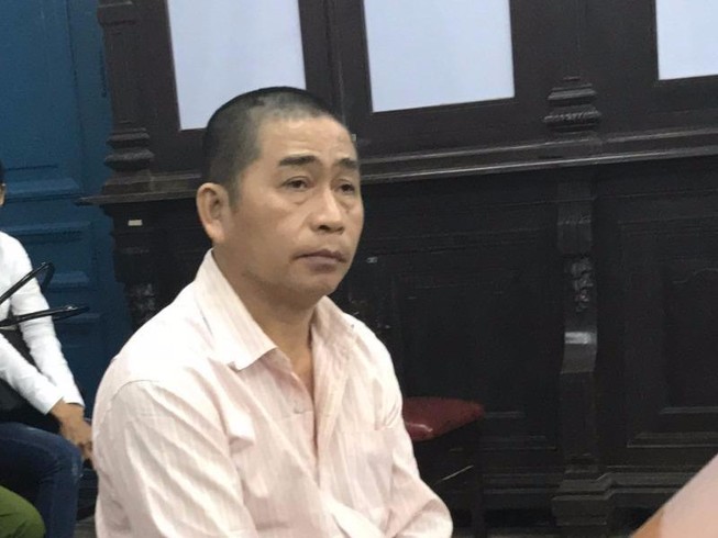 Chồng bắt quả tang vợ vào nhà người tình hú hí