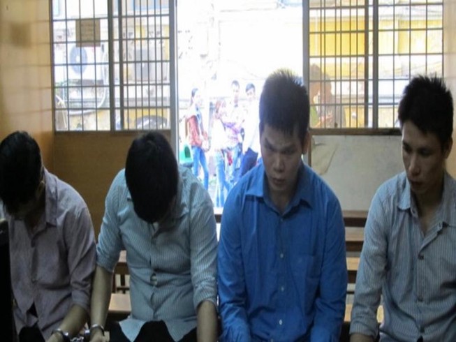 Đập phá tài sản đòi nợ, băng cho vay nặng lãi lãnh án