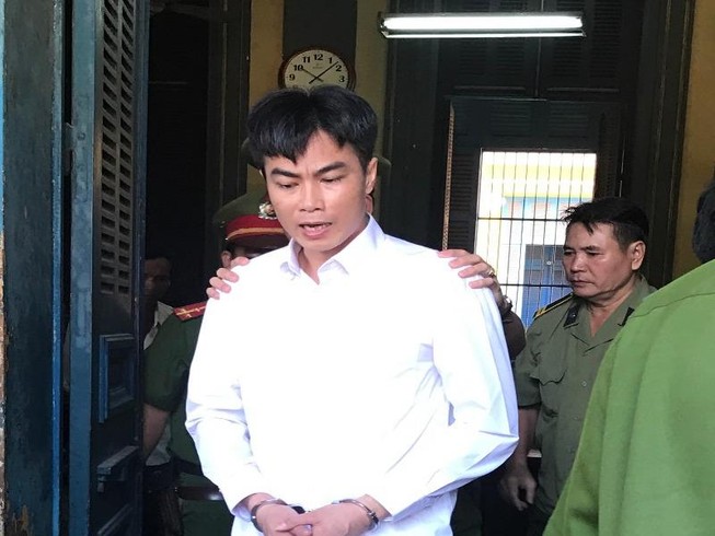 Tử hình kẻ thua bạc giết bạn gái cũ