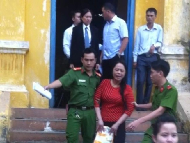 Y án 15 năm tù đối với hoa hậu quý bà lừa đảo
