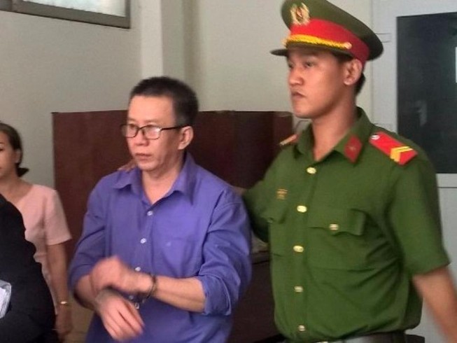 Hãm hại bé gái câm điếc mang thai, yêu râu xanh lãnh án