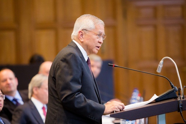 Ngoại trưởng Philippines từ chức