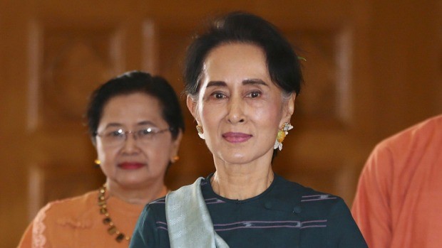 Quân đội phản đối dữ dội chức cố vấn quốc gia của bà Suu Kyi
