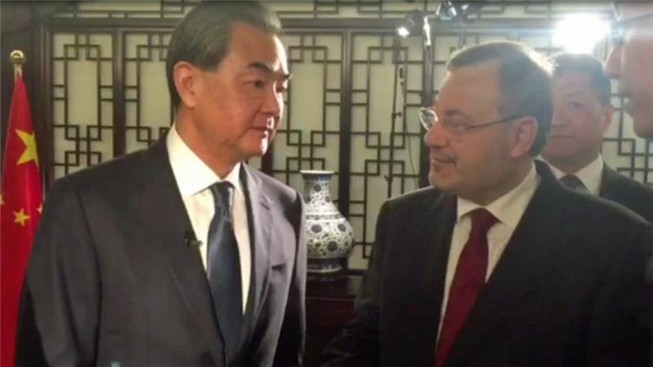 Trung Quốc nói 'không gây mất an toàn cho máy bay Mỹ'
