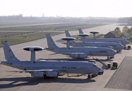 NATO đưa máy bay tình báo hỗ trợ không kích IS