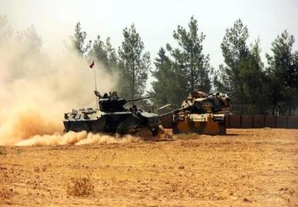 Xe tăng, máy bay Thổ Nhĩ Kỳ vào Syria
