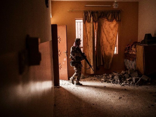 Iraq tái chiếm được 30% thành trì Mosul của IS