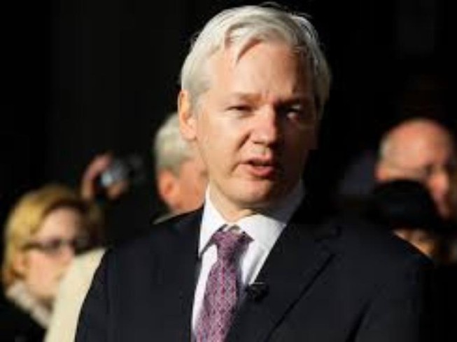 WikiLeaks treo 20.000 USD ngăn Obama 'tiêu hủy lịch sử'
