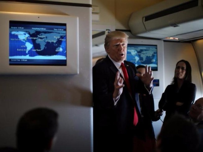 Ông Trump cứng rắn với Iran, bắt đầu trừng phạt
