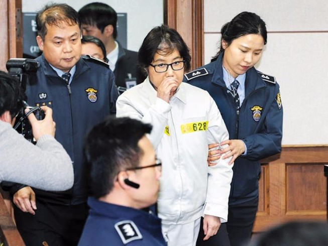 Bà Choi Soon-sil tự nguyện chịu triệu tập thẩm vấn