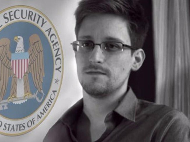 Nga tính dẫn độ Edward Snowden về Mỹ lấy lòng ông Trump