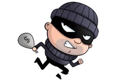 Đi du lịch bị trộm vào nhà lấy két sắt
