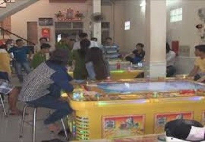 Truy bắt người dùng súng bắn trọng thương nhân viên tiệm game