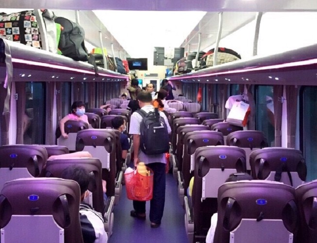 Ga Sài Gòn đóng mới nhiều toa xe phục vụ hành khách