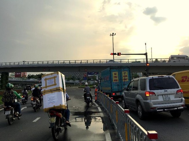 Tiếp tục trình đề án thu phí ô tô vào trung tâm