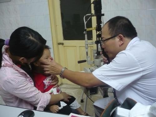 Bệnh thuỷ đậu bùng phát, dịch đau mắt đỏ tấn công sớm