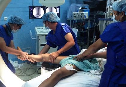 Học sinh 12 tuổi gãy chân do chạy xe phân khối lớn