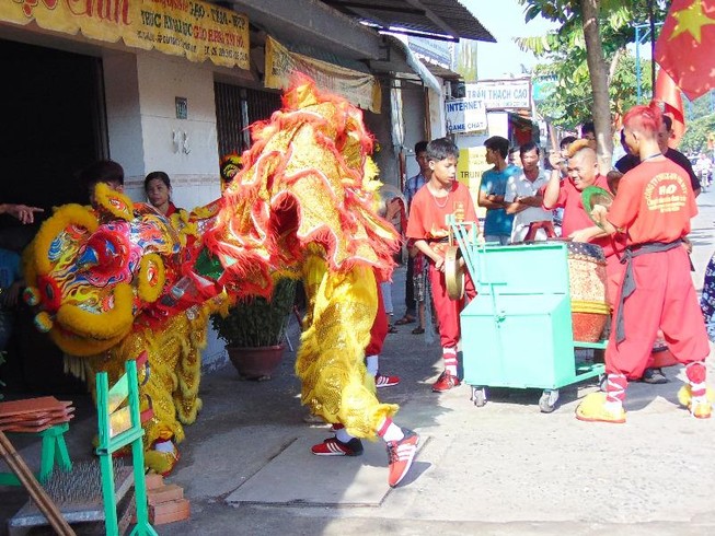 Những nghề hốt bạc và ế ẩm trong ngày đầu năm