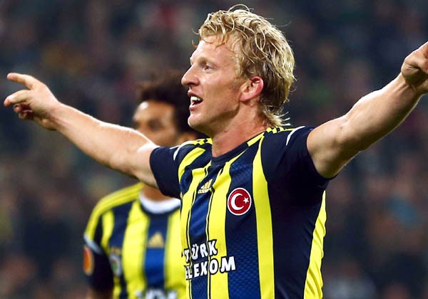 Sợ bị tấn công bằng súng, Dirk Kuyt rời CLB Fenerbahce