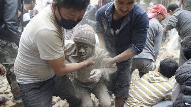 'Thần đồng' Đỗ Nhật Nam viết thơ về động đất ở Nepal