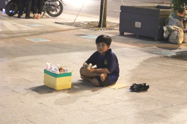0 giờ sáng, phố đi bộ Nguyễn Huệ có gì?