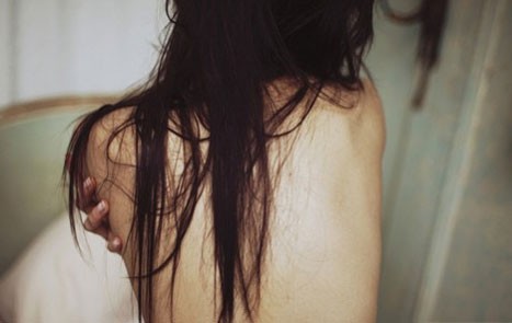Dọa tung clip sex lên mạng để tống tình, tiền của bạn gái