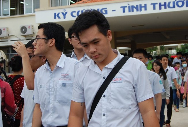 Video: Thí sinh nhận định đề thi Vật Lý có nhiều câu quá khó?