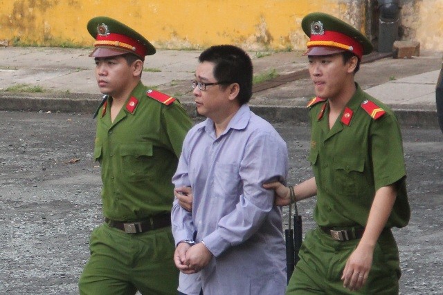 Thư ký tòa lãnh bảy năm tù vì 'chạy án'