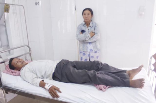Bị phát hiện trộm vịt, nhóm thanh niên đánh chủ trại vịt trọng thương