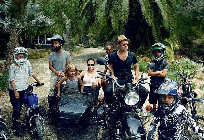 Gia đình Angelina Jolie - Brad Pitt và những khoảnh khắc ngọt ngào
