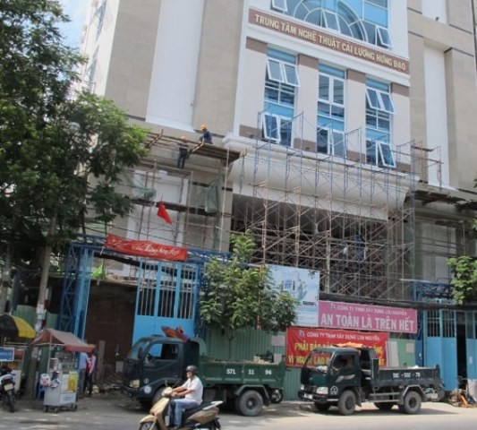 Nhà hát cải lương 132 tỉ đồng chưa khánh thành đã tính xây mới