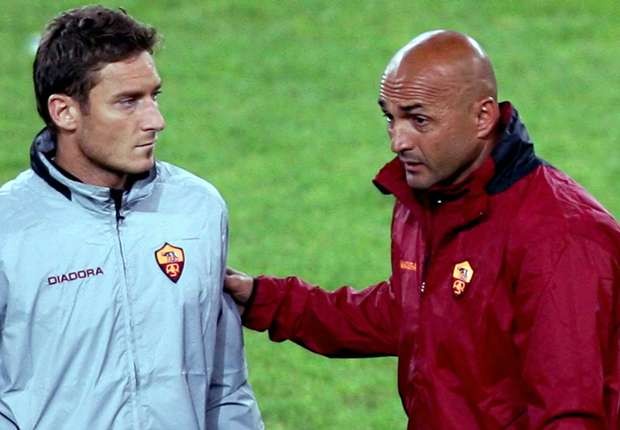 Mối quan hệ giữa Totti và HLV đang 'rạn nứt'