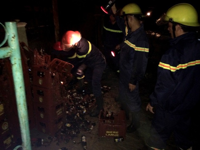 Nổ bình gas gây cháy nhà, hai người bỏng nặng