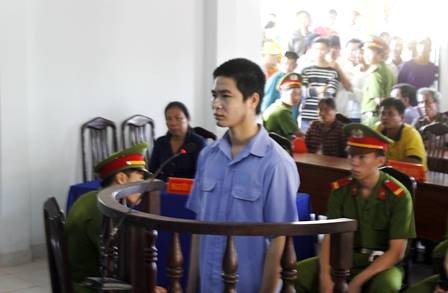 Giết người sau khi bị chửi nẹt pô