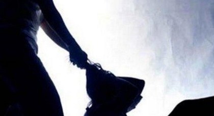 Khách thuê phòng khống chế, đòi hiếp dâm nữ chủ nhà