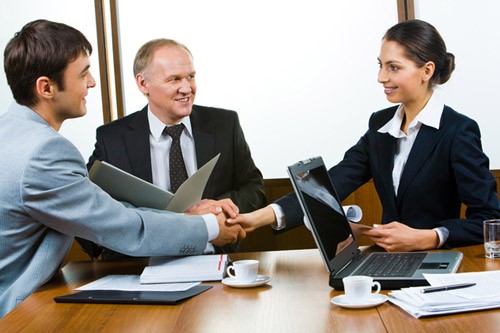 Hết hạn hợp đồng cũ, chưa ký mới đương nhiên tiếp tục hợp đồng?