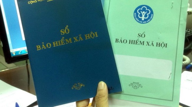 Công ty không trả sổ bảo hiểm xã hội, tính sao?