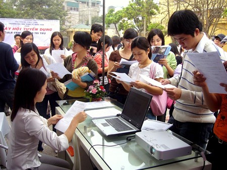 Nghỉ việc cũ, có việc làm mới thì được hưởng trợ cấp thất nghiệp?