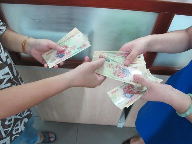 Chồng chết, bán nhà có chia cho mẹ chồng?