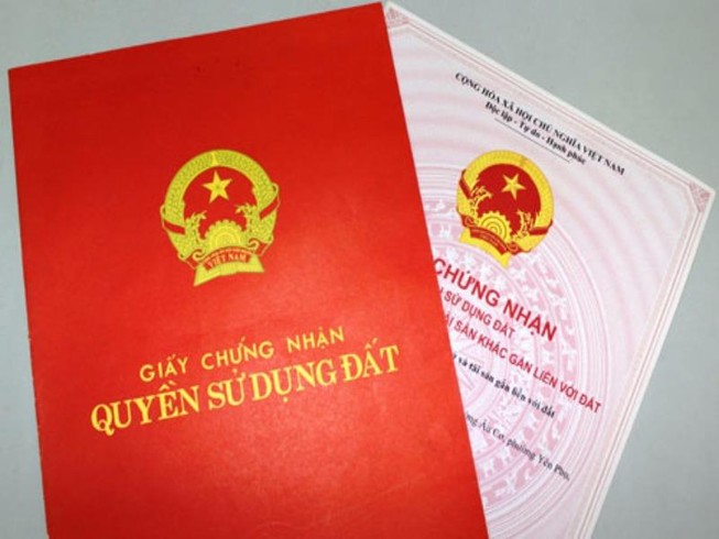 Chuyển nhượng nhà, đất sao phải đổi sổ?