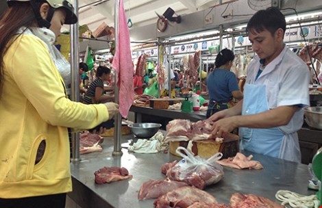 Đấu thầu bán thịt heo bình ổn giá dịp tết