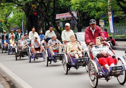 Đà Nẵng: Bệnh nhân, người đạp xích lô đều được hỗ trợ tiền ăn tết