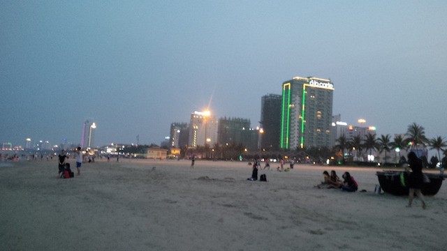 Đà Nẵng: 'Nước biển bình thường cứ vô tư tắm'!