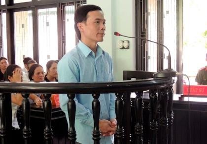 Đoạt mạng hàng xóm vì bị chửi không biết mở cửa xe