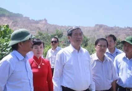 Dân kêu trời, Thường trực Ban Bí thư tới thẳng mỏ đá thị sát