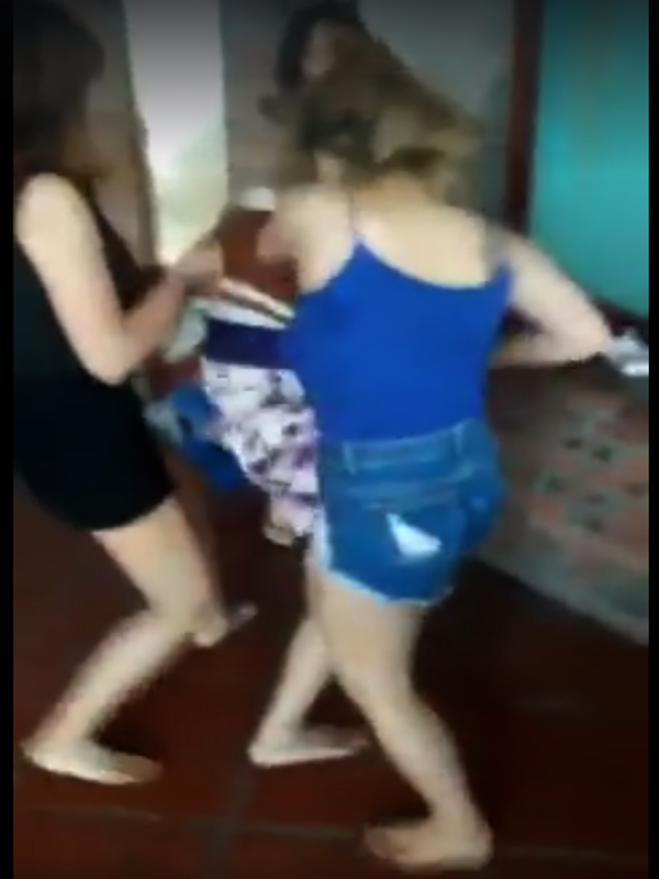 Điều tra clip cô gái bị đánh, lột đồ trong quán cà phê