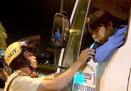 TP.HCM: Hóa trang tại các điểm đen để xử lý về nồng độ cồn