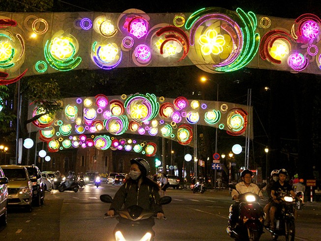 Đã sửa thiết kế lòe loẹt trên đường Phạm Ngọc Thạch